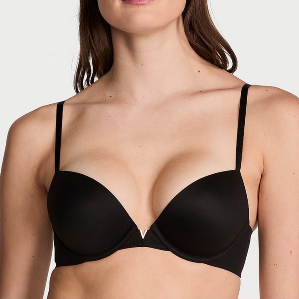 Victoria’s Secret Smooth Body by Victoria Plunge Push-Up Bra in Black